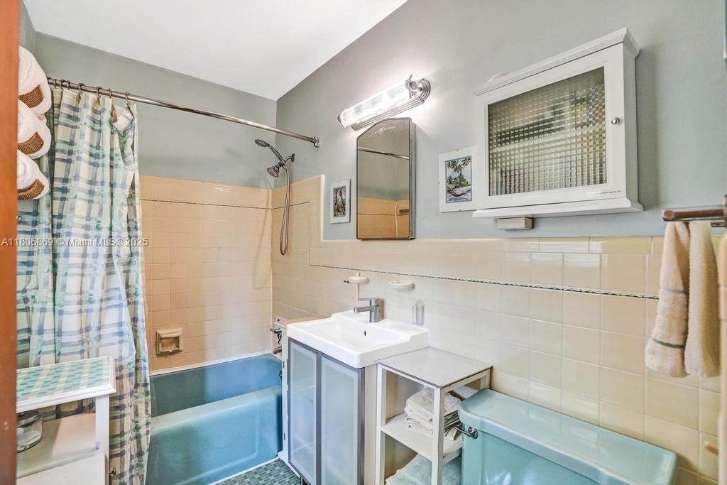 MIAMI SHORES SEC 6 - Residential