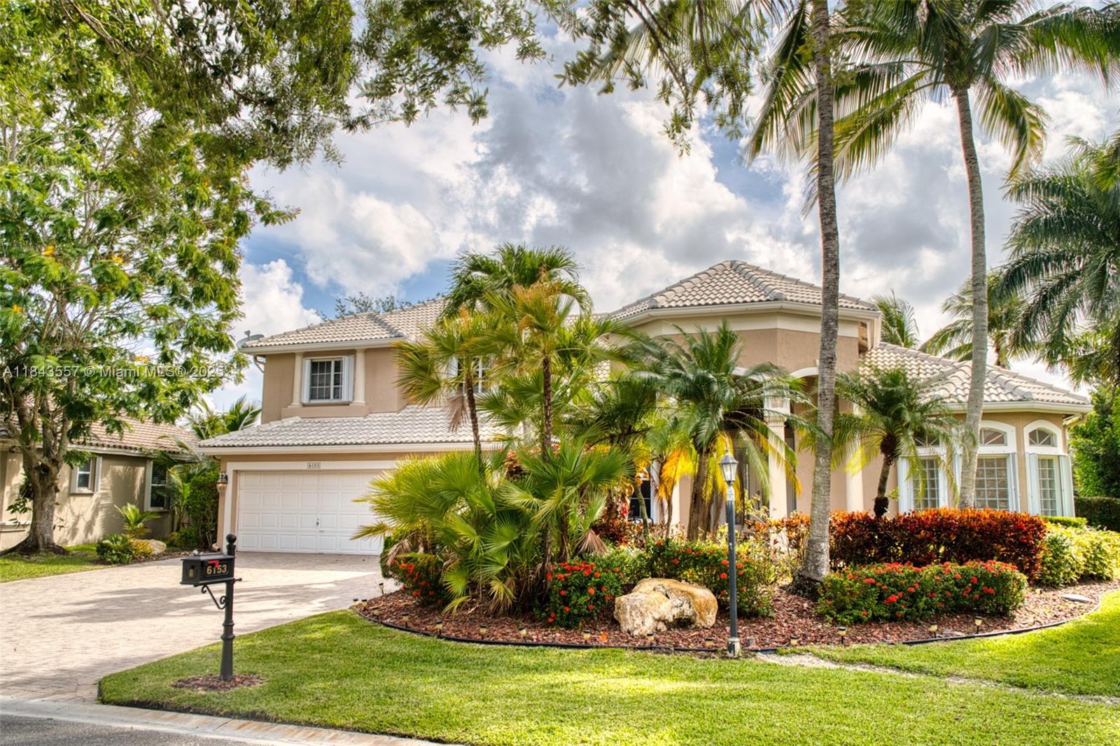 SPECTACULAR WATER VIEWS FROM 5 BED, 4 FULL BATH, POOL WITH HEATED SPA, STATE OF THE ART KITCHEN, NEW A.C UNITS, MARBLE FLOORS, WOOD FLOOR IN THE ROOMS, VOLUME CEILING, CROWN MOLDINGS, LUXRIOUS PRIMARY ROOM GROWN LEVEL WITH POOL VIEWS WITH A LARE BATHROOM AND WALKING CLOSETS! ENJOY THE COUNTRY CLUB LIFESTYLE, SEVERAL TENNIS COURTS, 2 GYMS, SECURITY GATE.