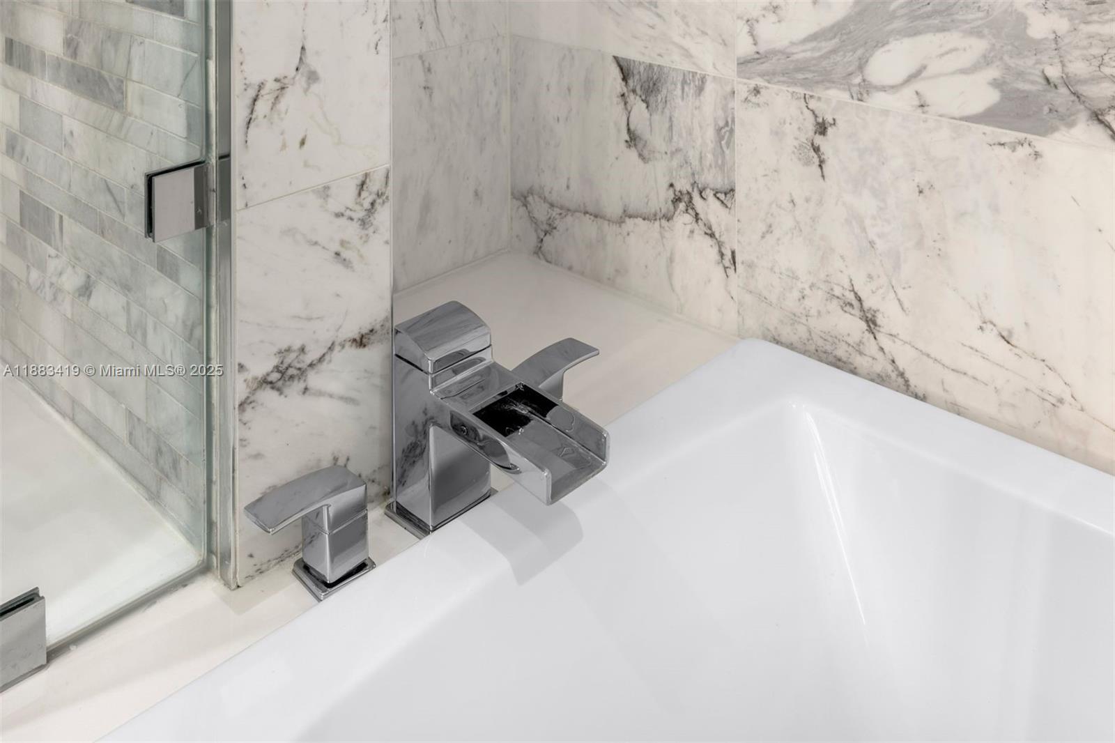 PARAMOUNT MIAMI WORLDCENT - Residential