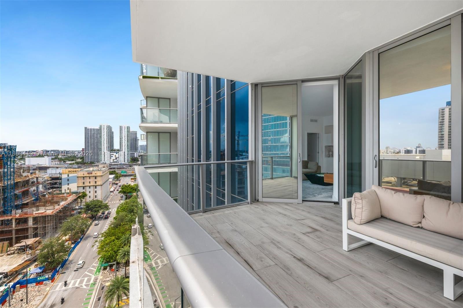 PARAMOUNT MIAMI WORLDCENT - Residential