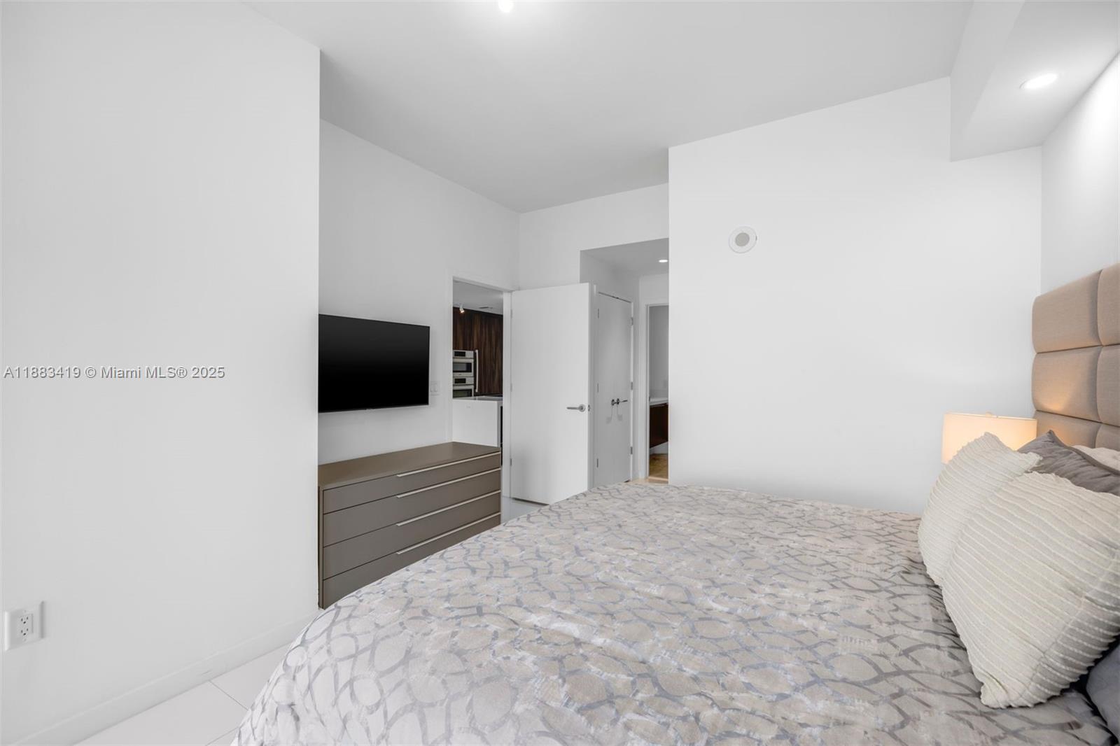 PARAMOUNT MIAMI WORLDCENT - Residential