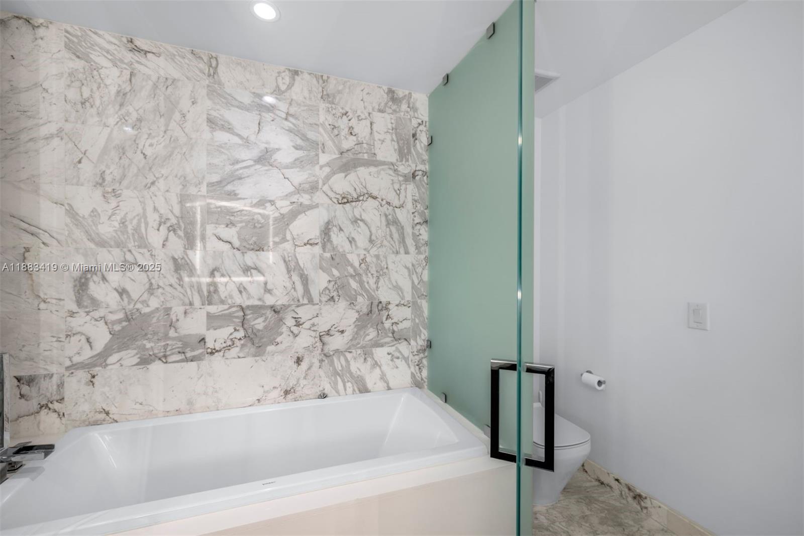 PARAMOUNT MIAMI WORLDCENT - Residential