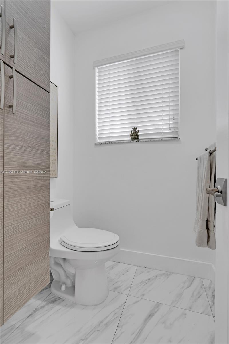 LAKES OF THE MEADOW SEC 5 - Residential