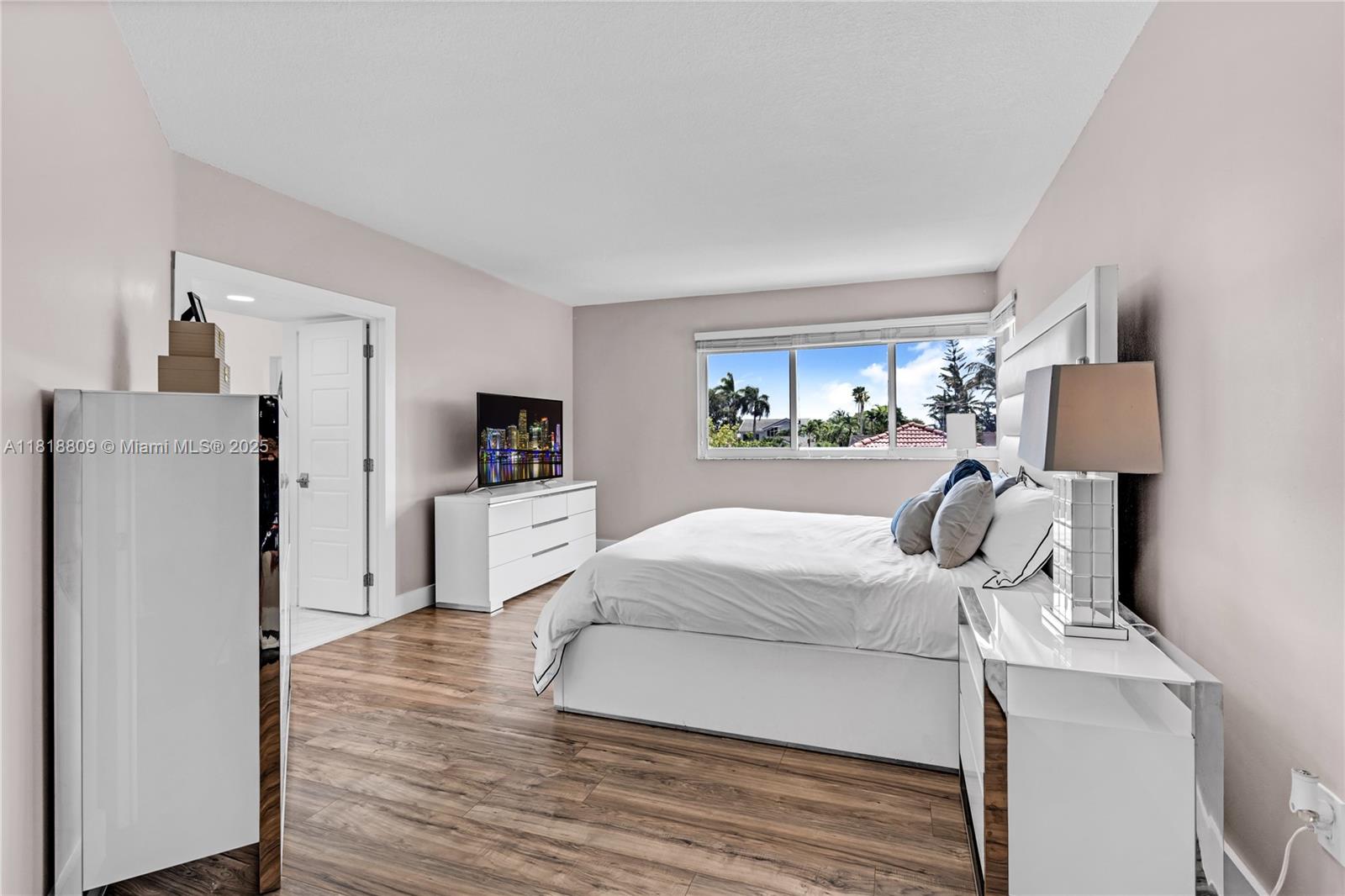 LAKES OF THE MEADOW SEC 5 - Residential