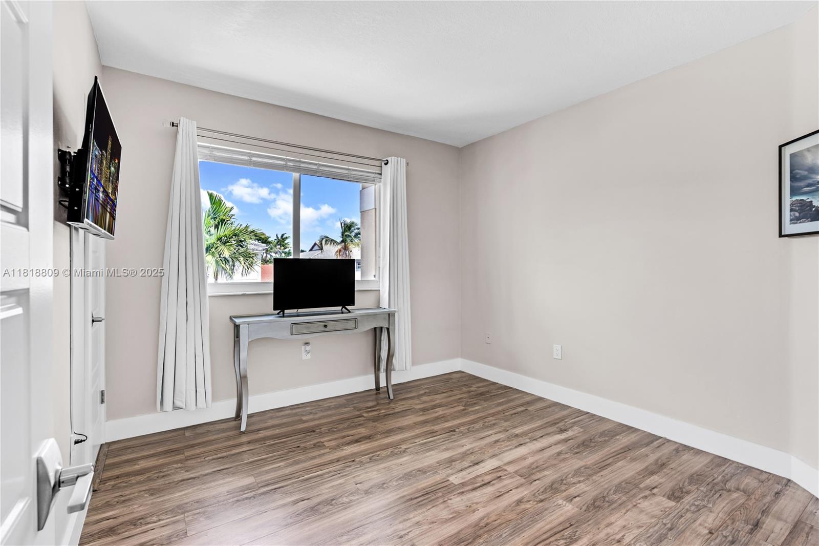 LAKES OF THE MEADOW SEC 5 - Residential