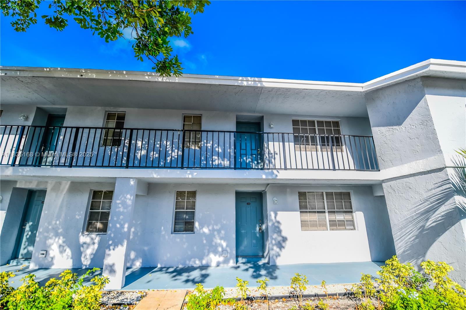 Beautiful Fully Renovated 2 Bedroom 2nd floor Condo For Rent. Features Modern design with waterfall countertops, Modern LED Lighting and Modern Upgrades Throughout. Full Size Washer And Dryer In Unit, Central AC, Huge Screened In Patio, And Fully Updated Bathrooms. The Community Is Well Maintained. This Condo is at a Very Convenient Location With quick Access To I-95, And Only A Few Minutes To The Beach or Downtown Delray With All Of Its Great Dining And Entertainment. Credit Score 700+ . Available Sept 1st move in.