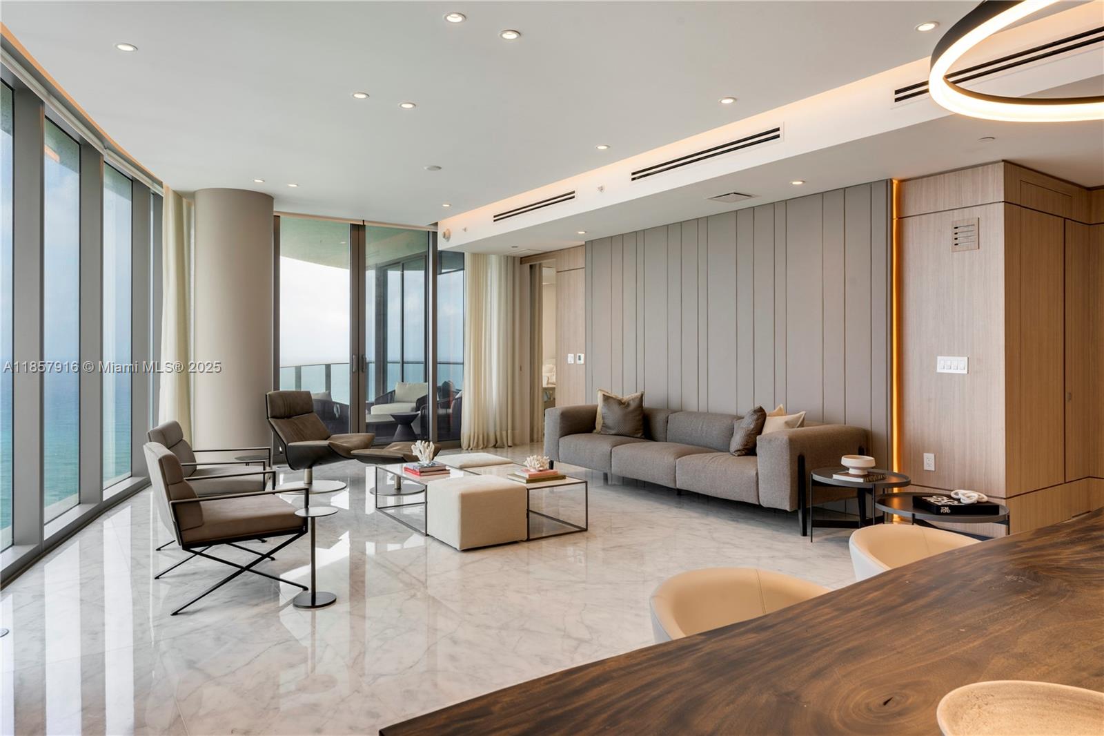 15701 Collins Ave 3901