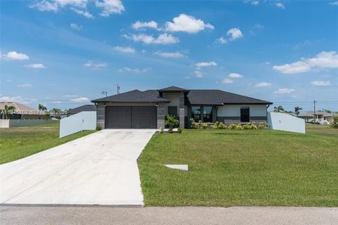 1302 NE 2nd PLACE Cape Coral FL 33909