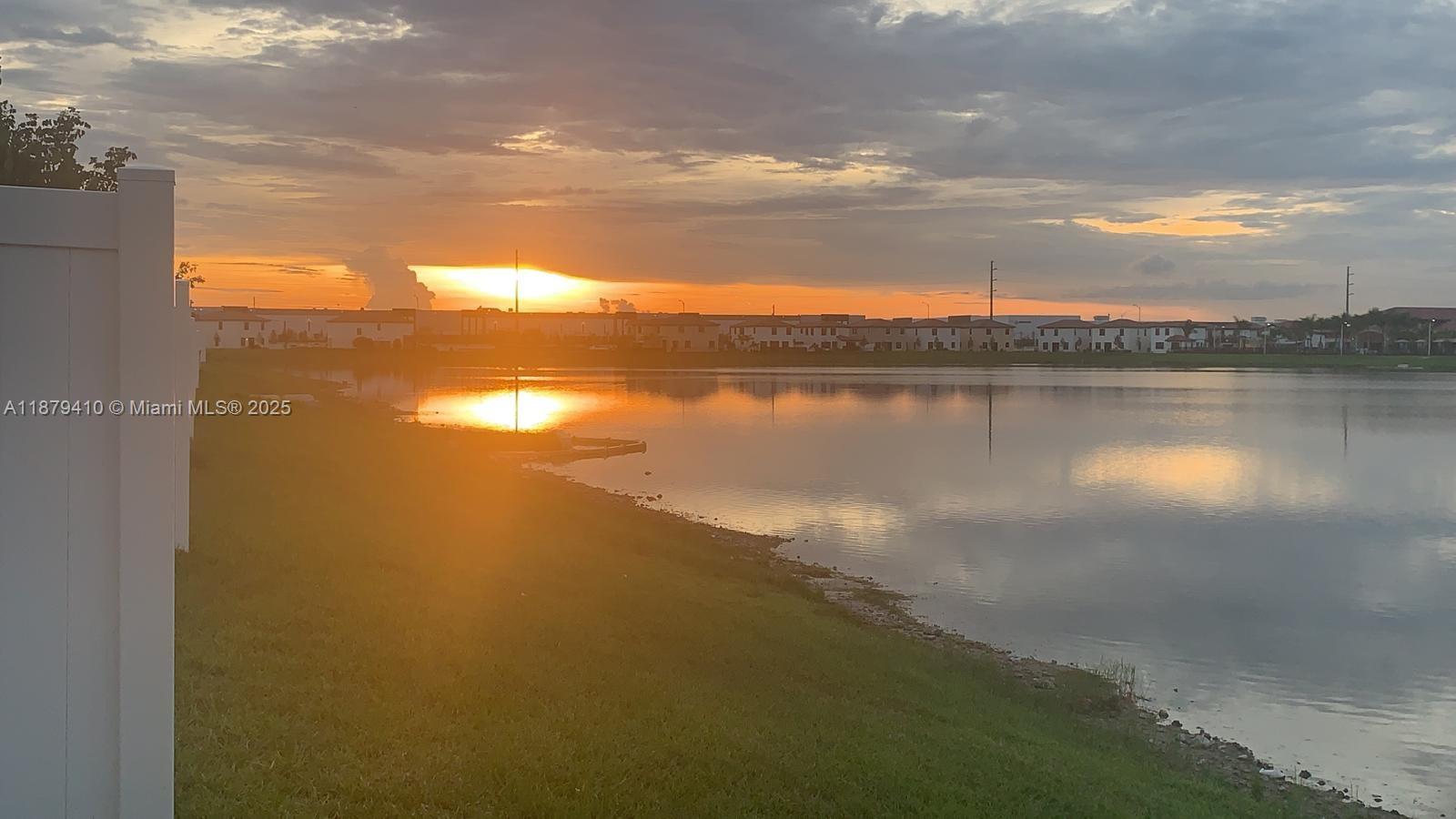 AQUABELLA SECTION ONE - Residential