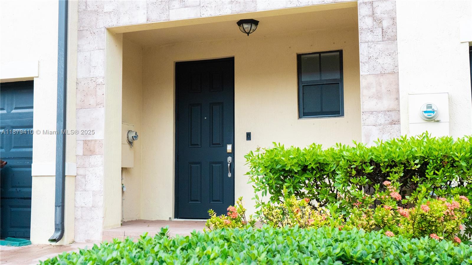 AQUABELLA SECTION ONE - Residential