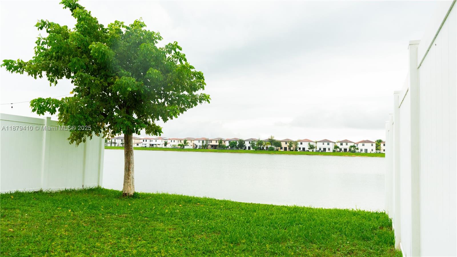 AQUABELLA SECTION ONE - Residential