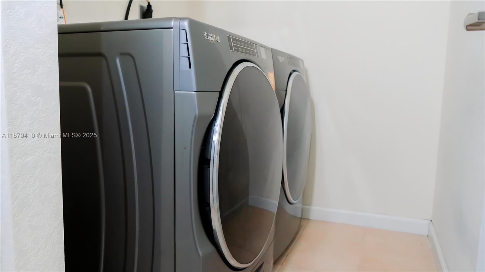 AQUABELLA SECTION ONE - Residential