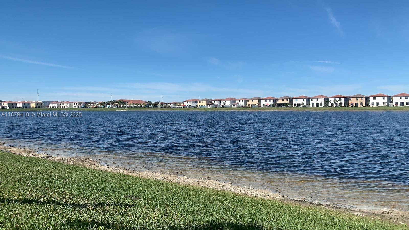 AQUABELLA SECTION ONE - Residential