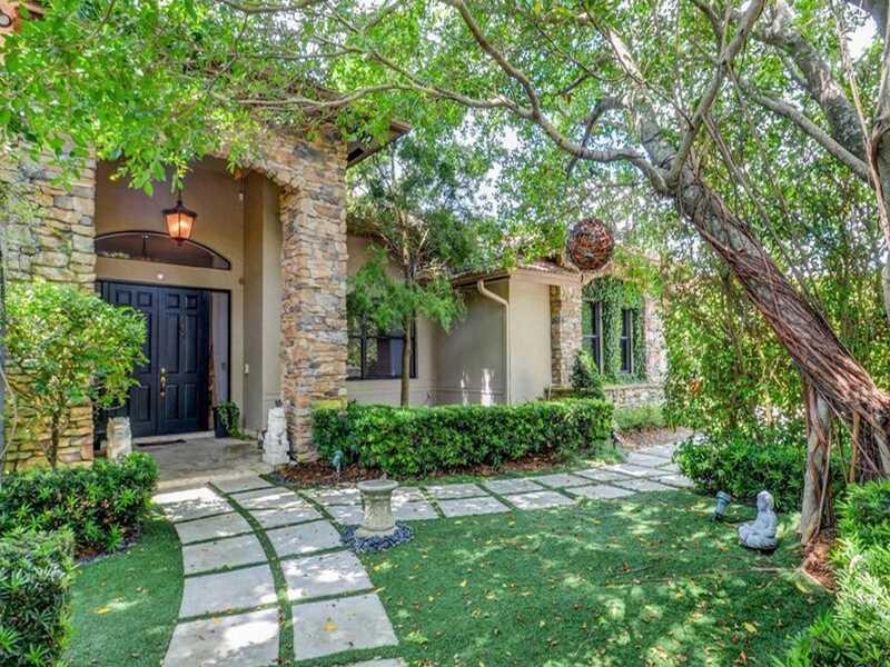 PINECREST MANSIONS - Residential