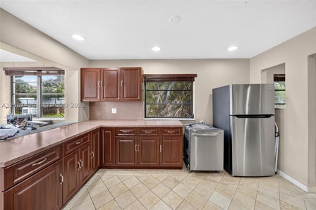 15130 NW S RIVER DR — listing photo 13