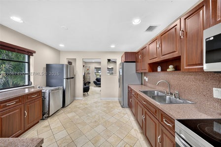 15130 NW S RIVER DR — listing photo 14