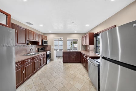 15130 NW S RIVER DR — listing photo 11