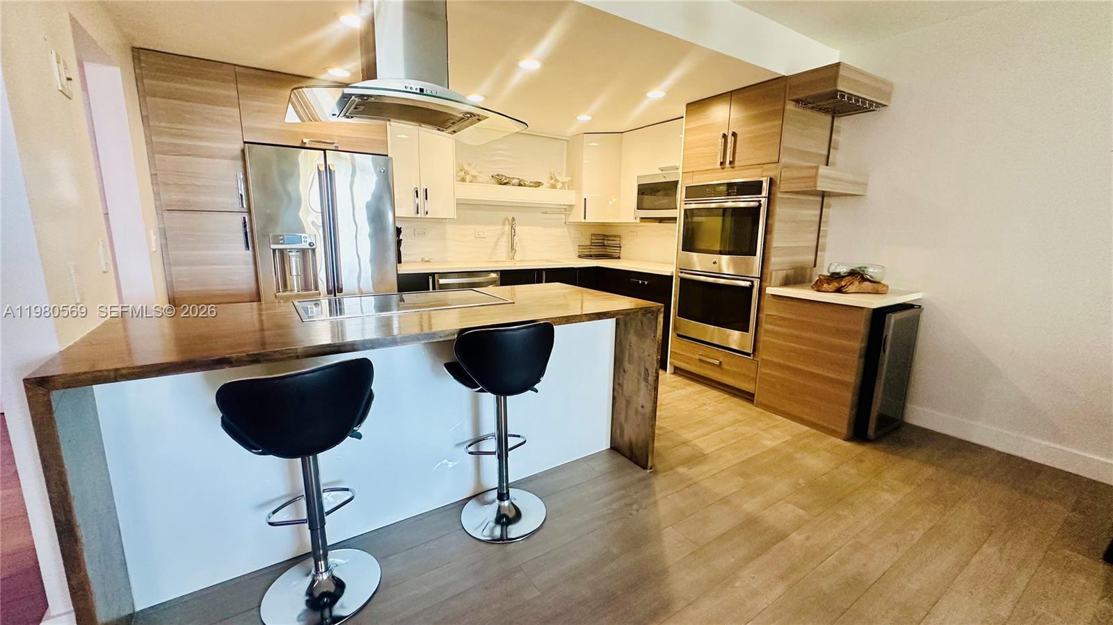 OCEANVIEW BUILDING A COND - Residential