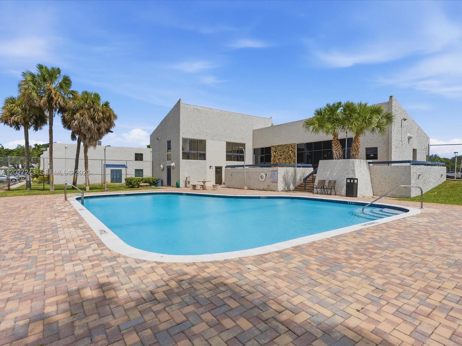 VILLAS OF SHERIDAN CONDO - Residential