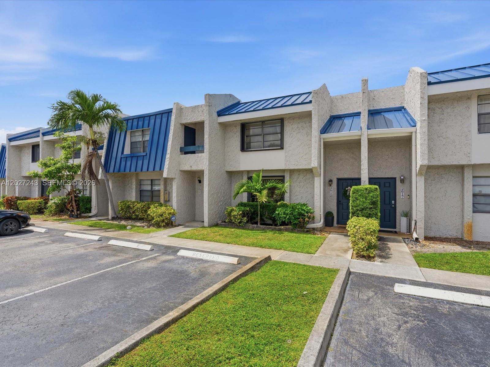 VILLAS OF SHERIDAN CONDO - Residential