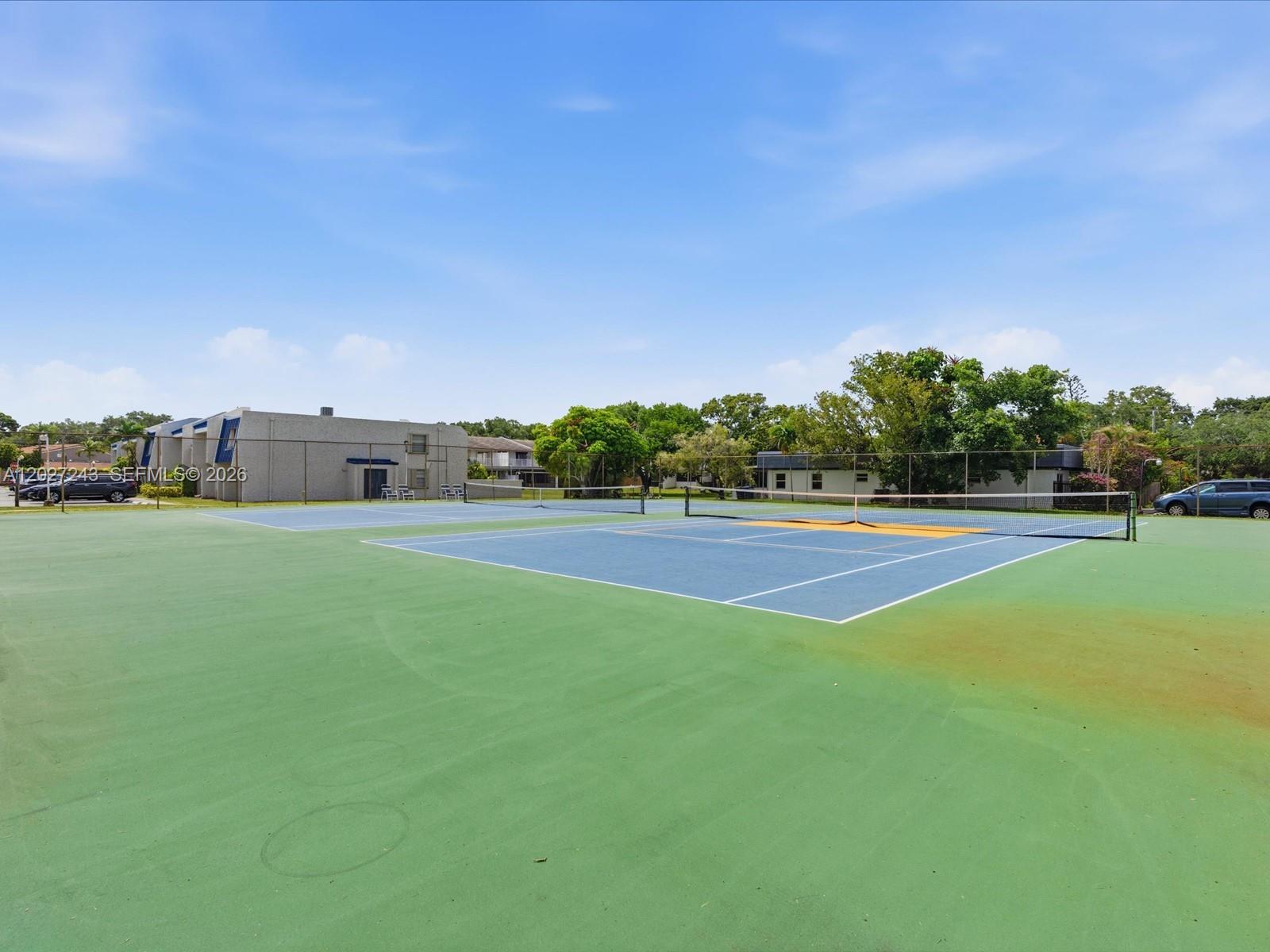 VILLAS OF SHERIDAN CONDO - Residential
