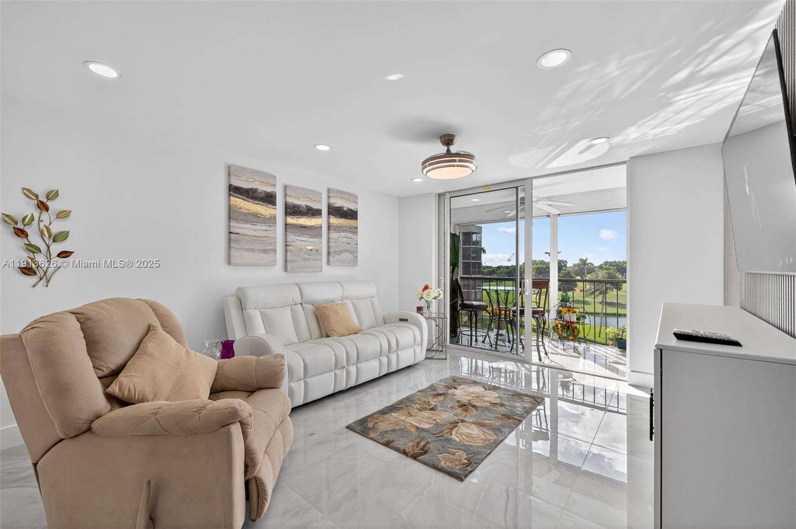 HOLLYBROOK GOLF AND - Residential Lease