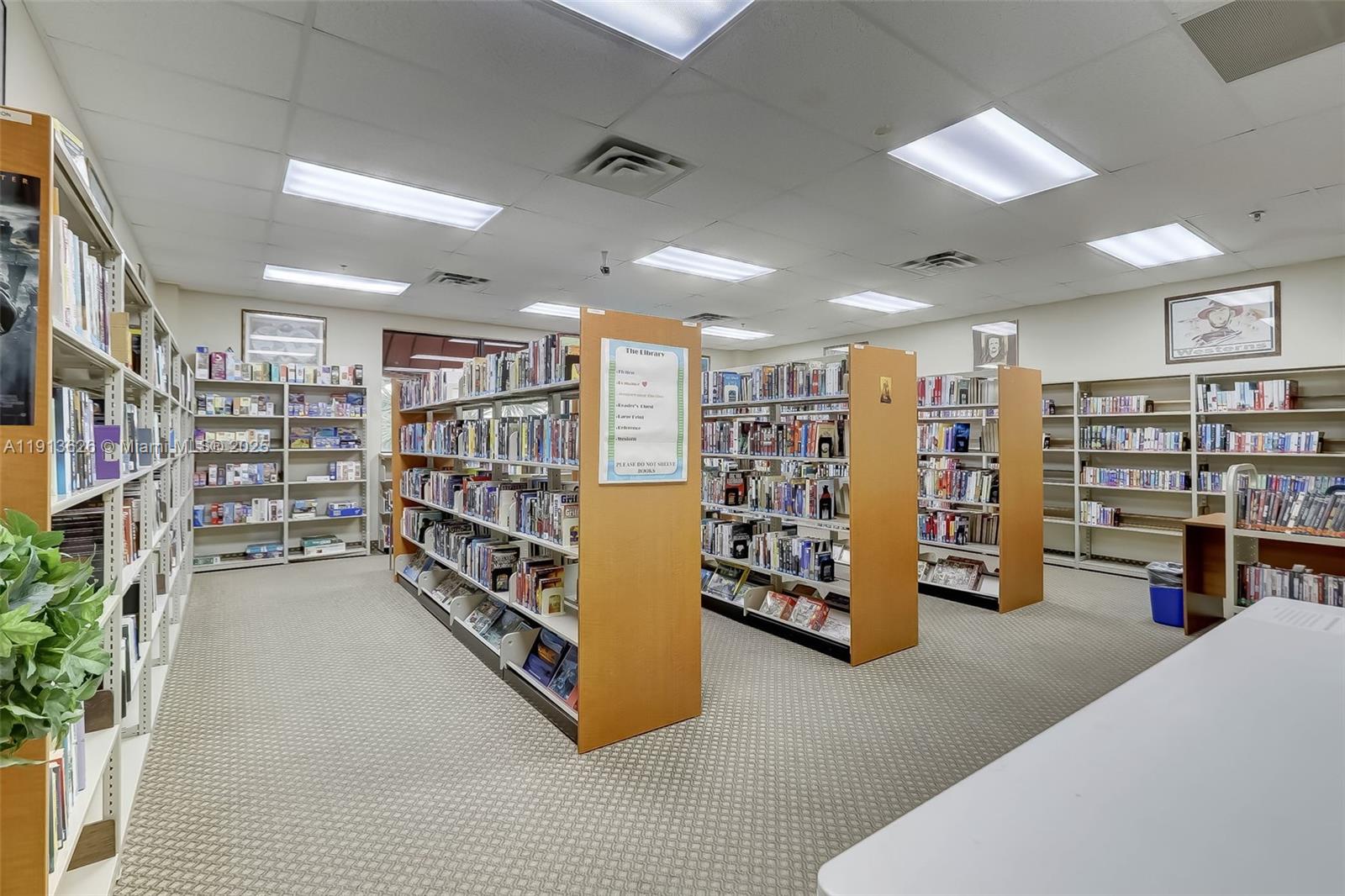 HOLLYBROOK GOLF AND - Residential Lease