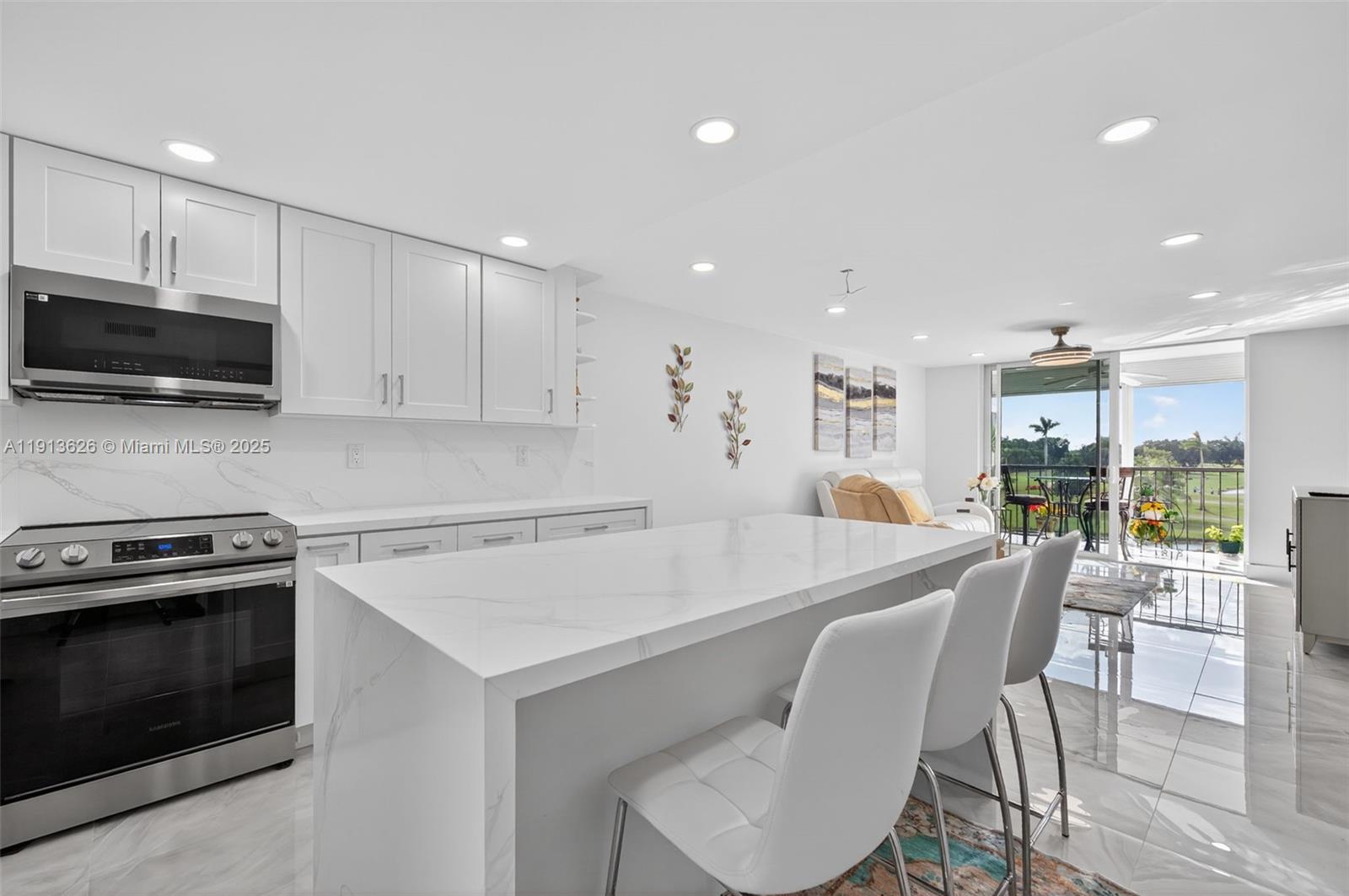 HOLLYBROOK GOLF AND - Residential Lease