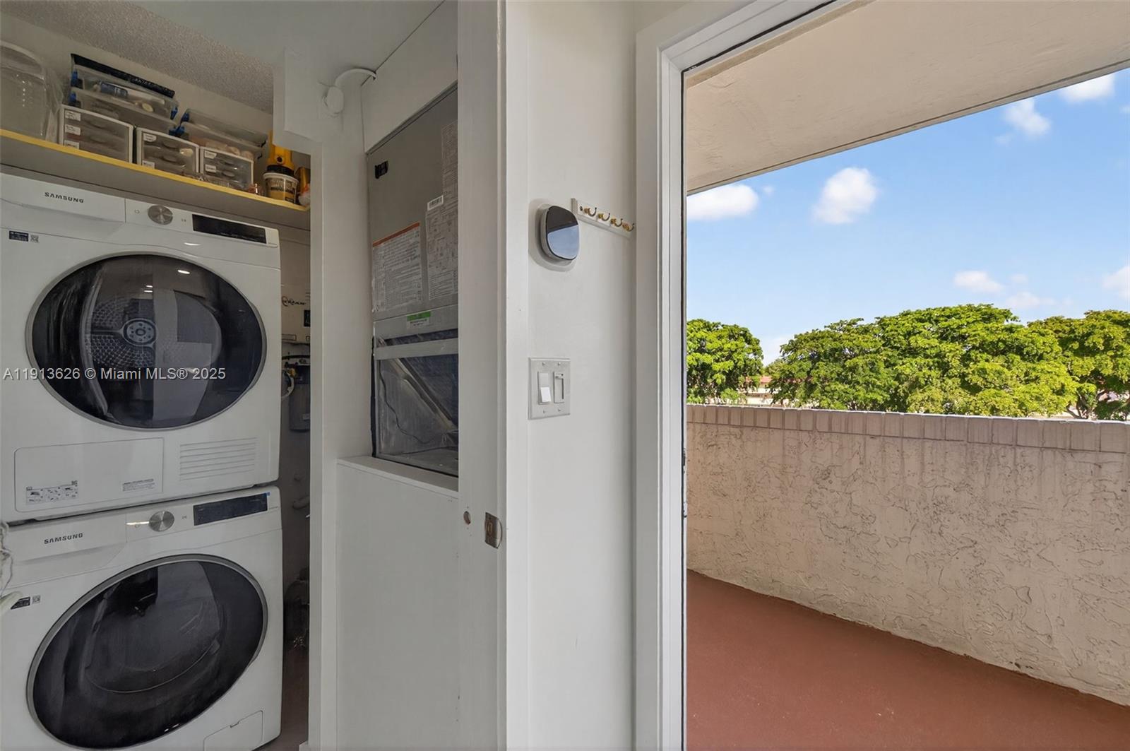 HOLLYBROOK GOLF AND - Residential Lease