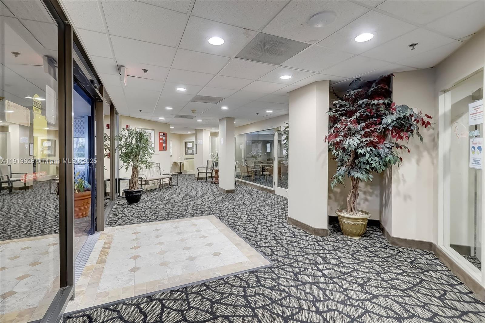 HOLLYBROOK GOLF AND - Residential Lease