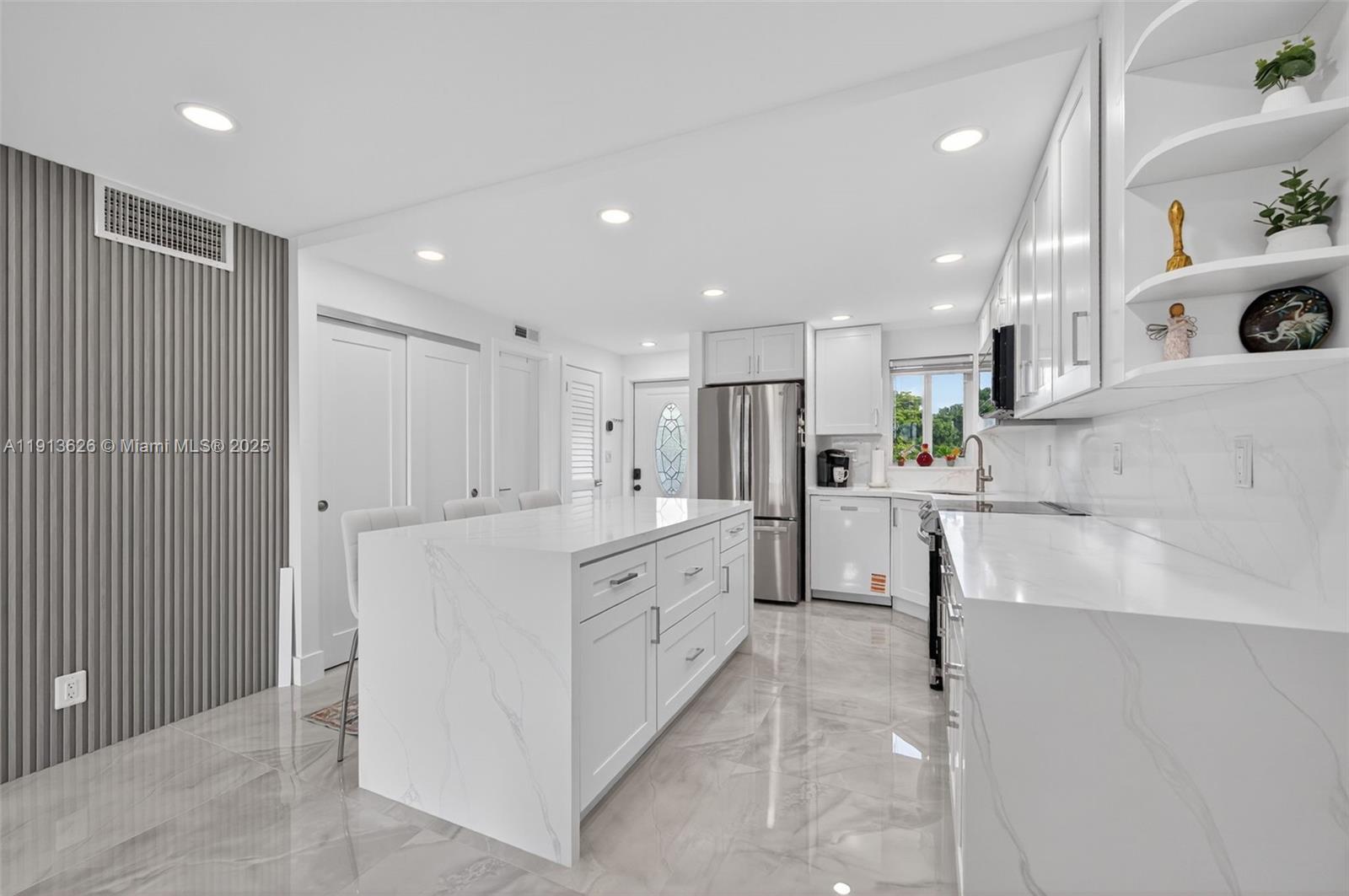 HOLLYBROOK GOLF AND - Residential Lease