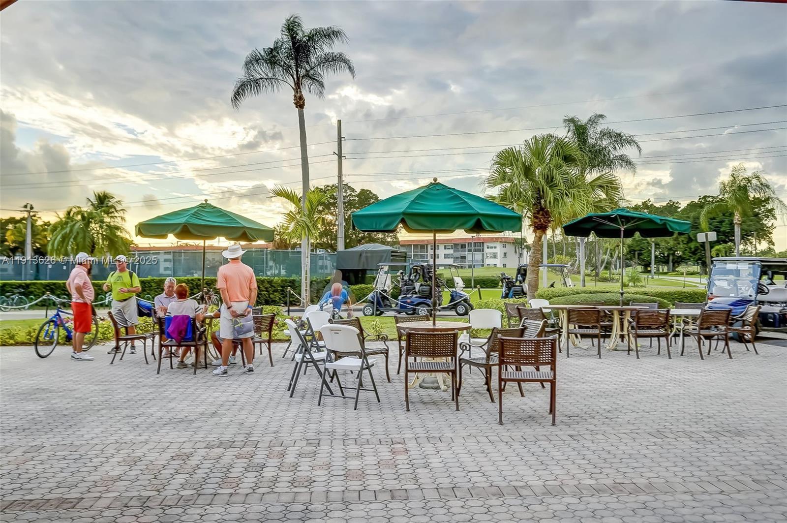 HOLLYBROOK GOLF AND - Residential Lease