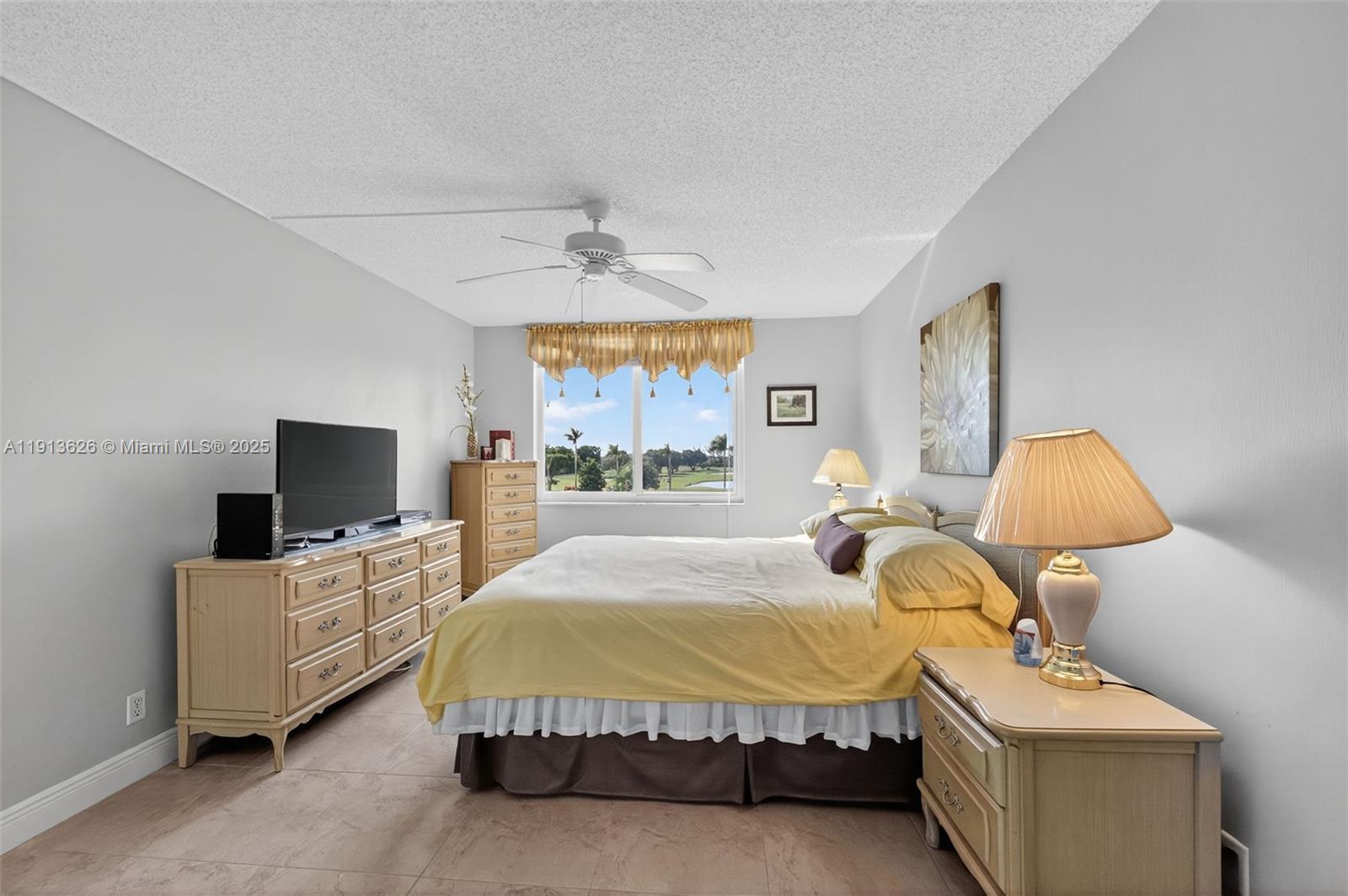 HOLLYBROOK GOLF AND - Residential Lease