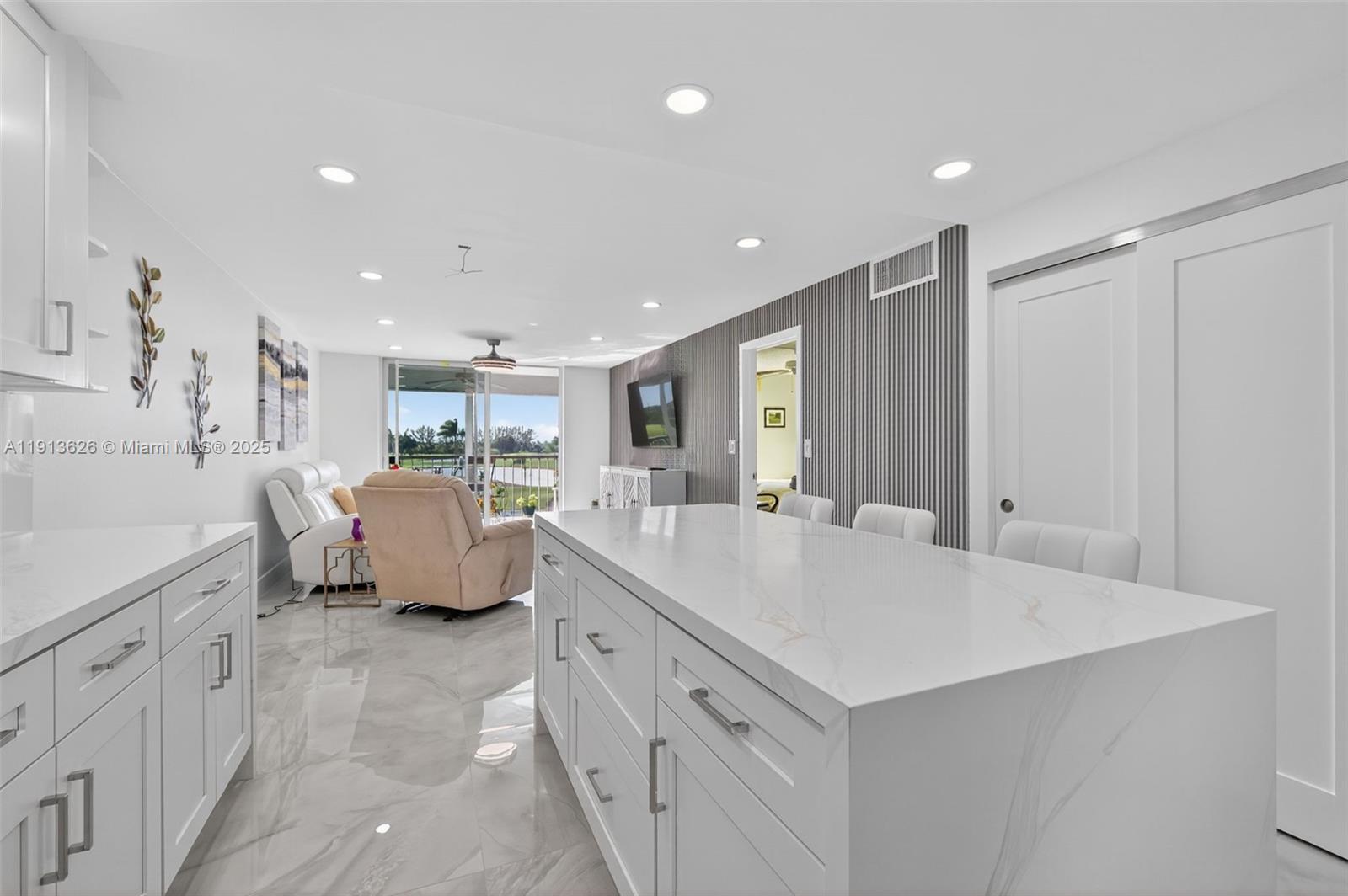 HOLLYBROOK GOLF AND - Residential Lease