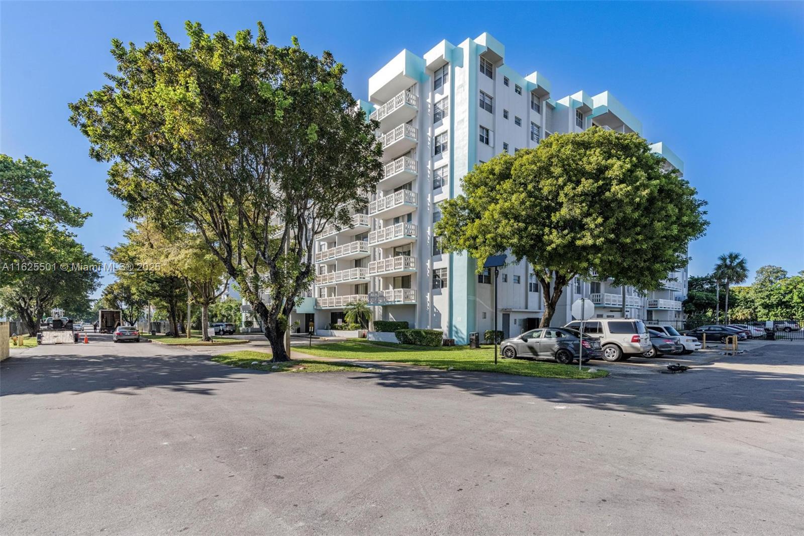 15600 NW 7th Ave 306