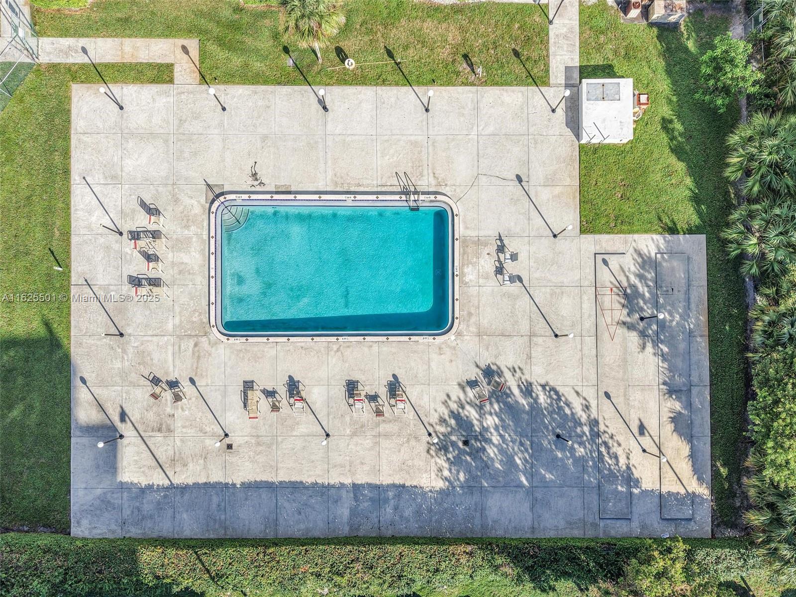 PARKWAY TOWERS BLDG 1 CON - Residential