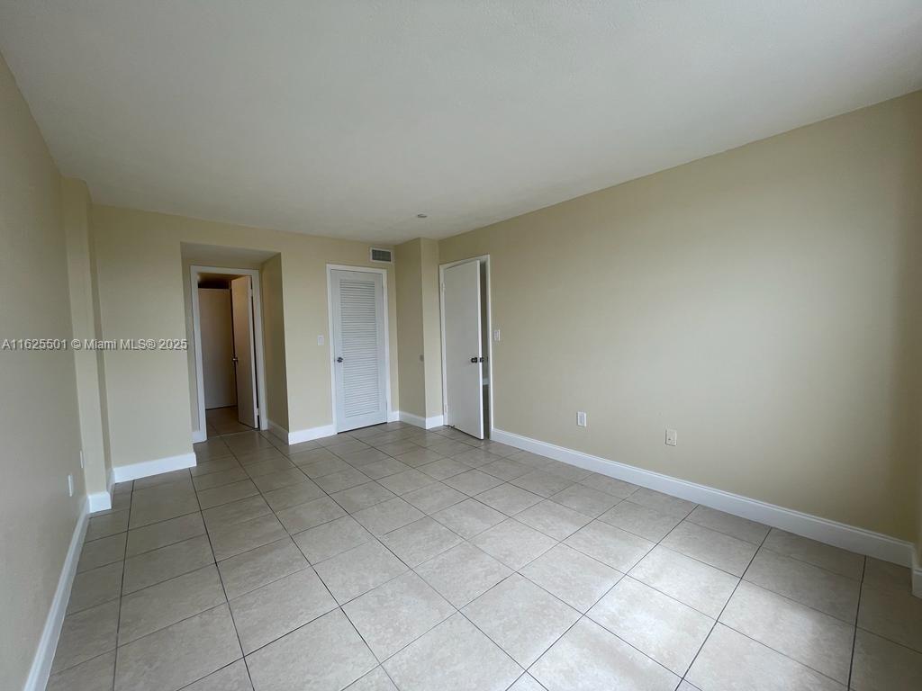 PARKWAY TOWERS BLDG 1 CON - Residential