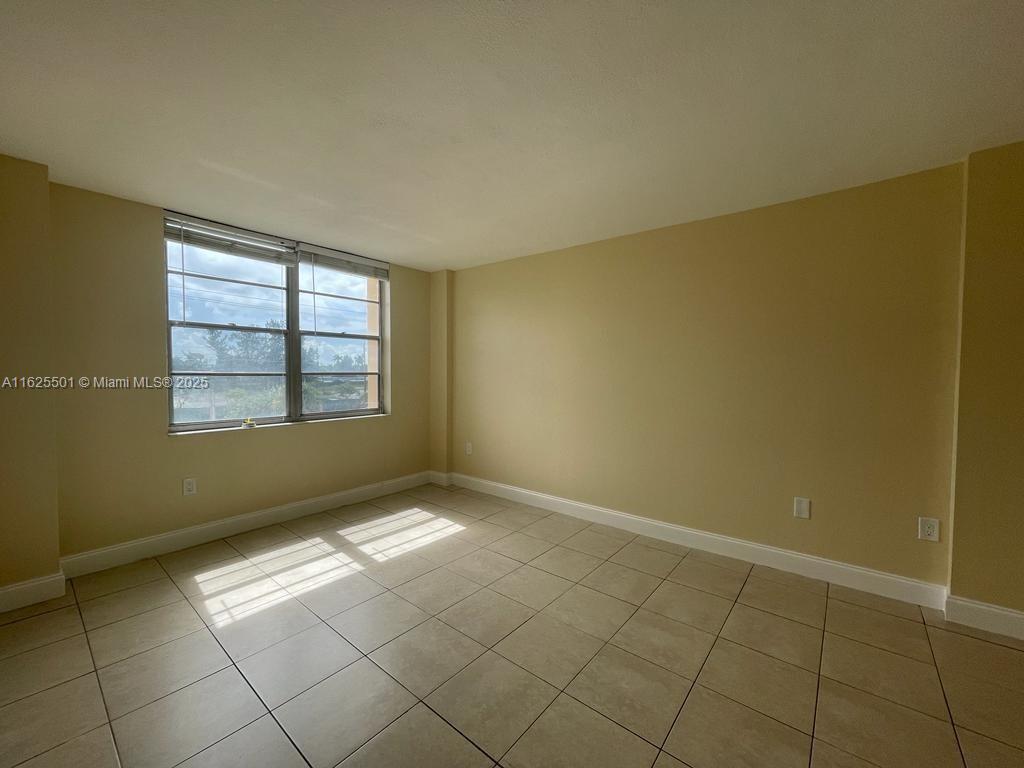 PARKWAY TOWERS BLDG 1 CON - Residential