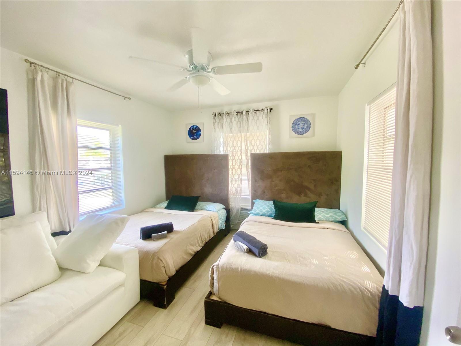 ROYAL PALM GARDENS - Residential Lease