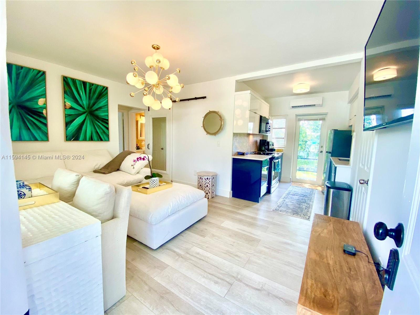 ROYAL PALM GARDENS - Residential Lease