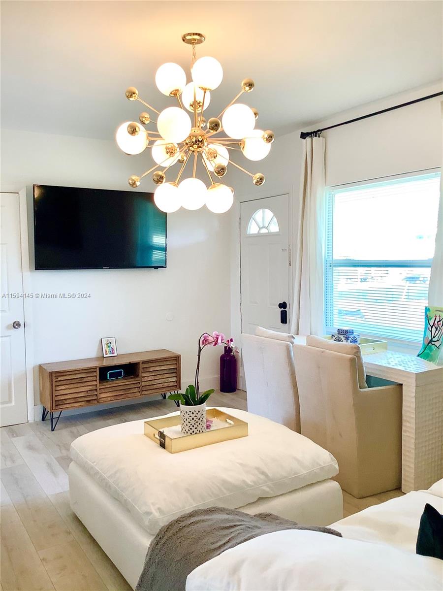 ROYAL PALM GARDENS - Residential Lease