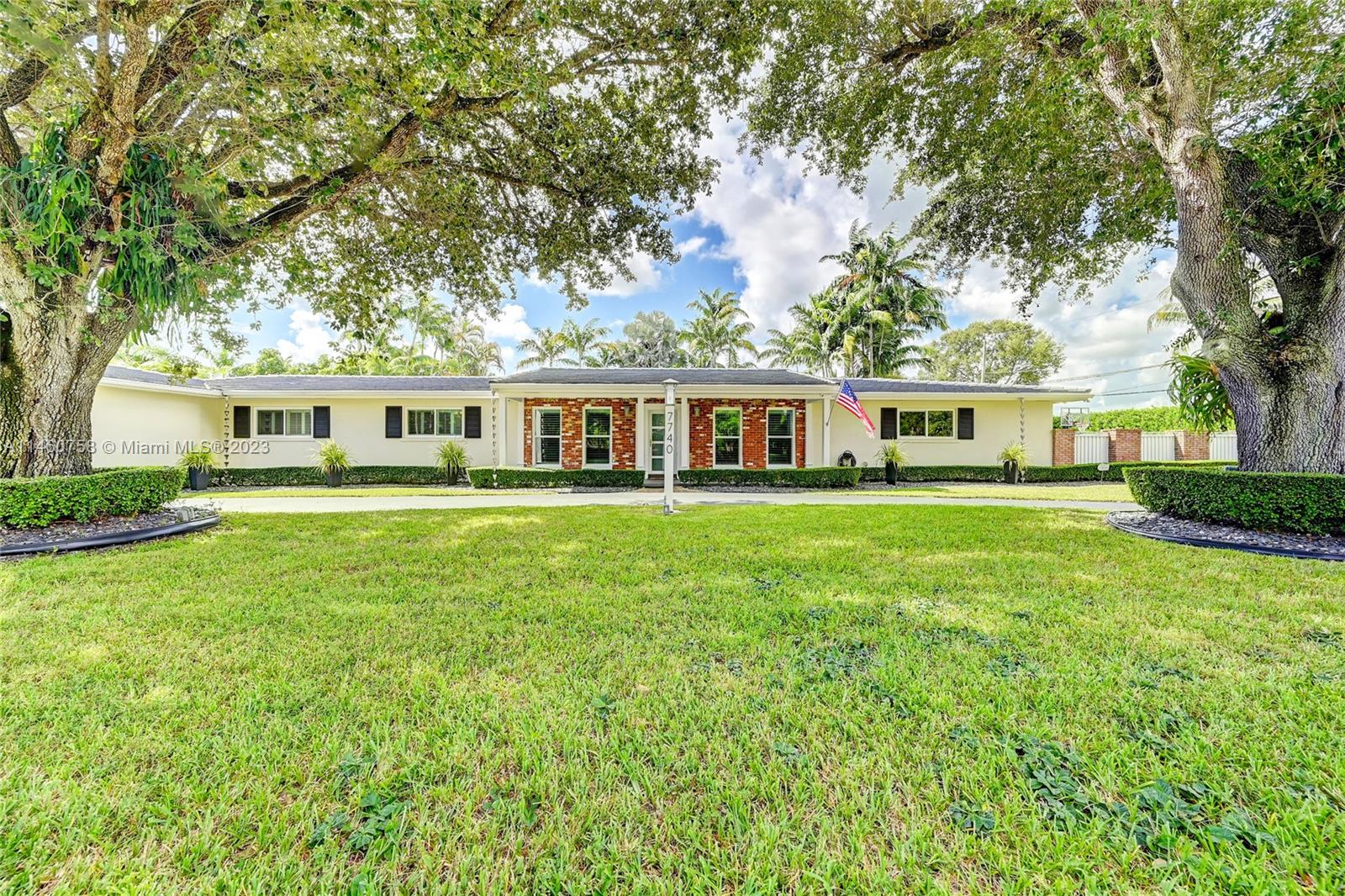 GABLES ACRE ESTATES - Residential