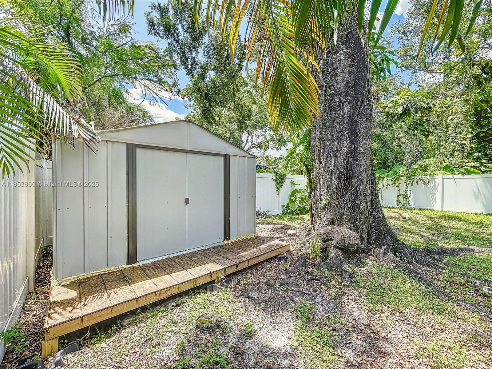 PINEHURST PARK - Residential