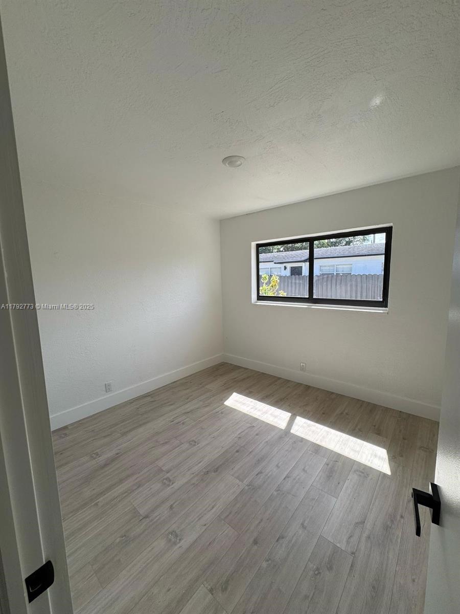 707 SW 10th St 1-4