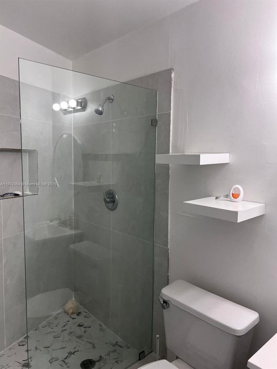 LAUDERDALE VILLAS - Residential