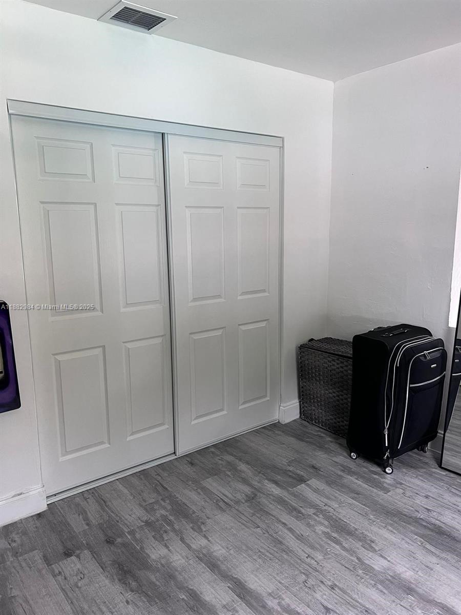 LAUDERDALE VILLAS - Residential