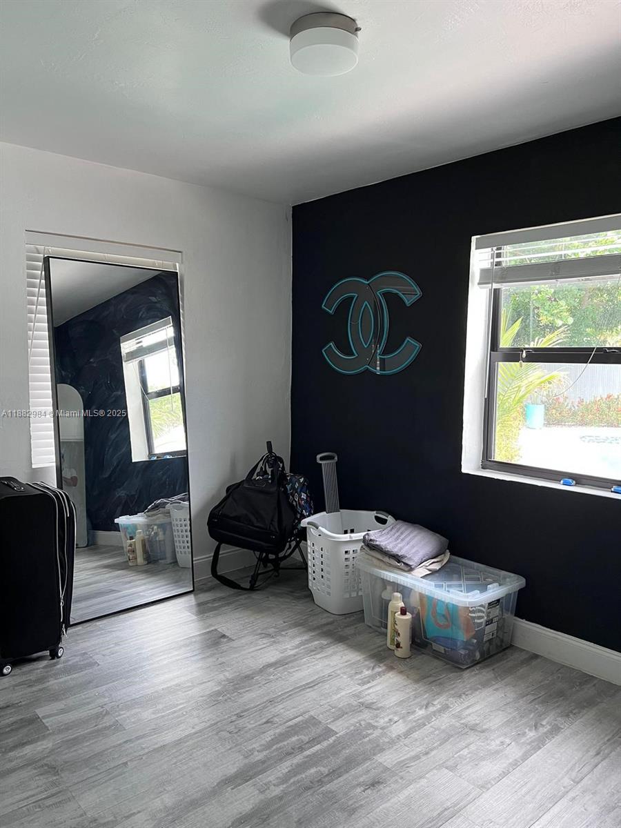 LAUDERDALE VILLAS - Residential