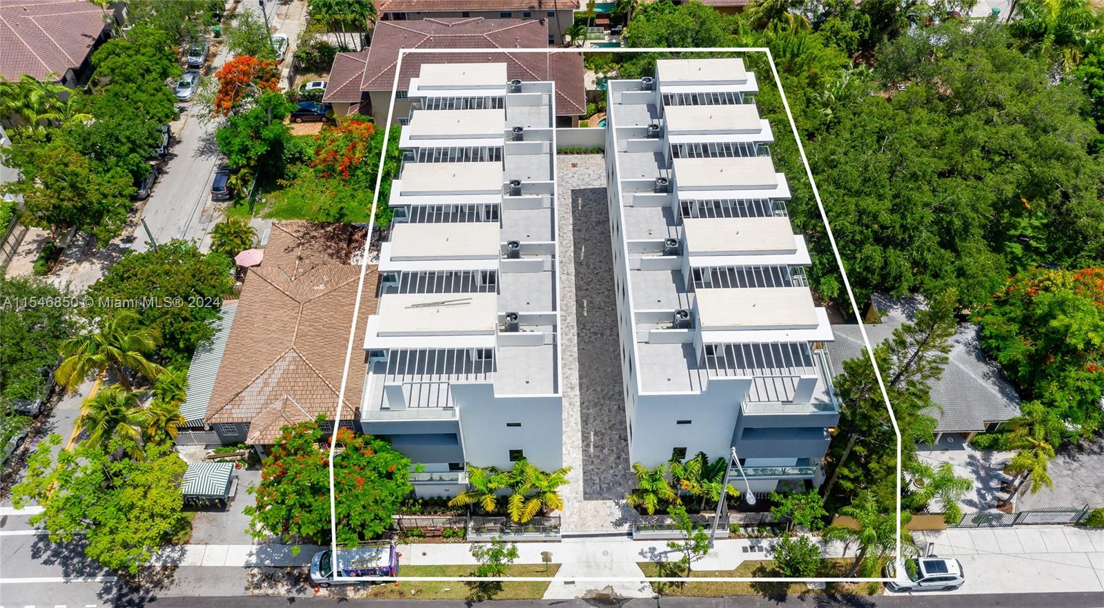 PALMHURST - Residential Lease