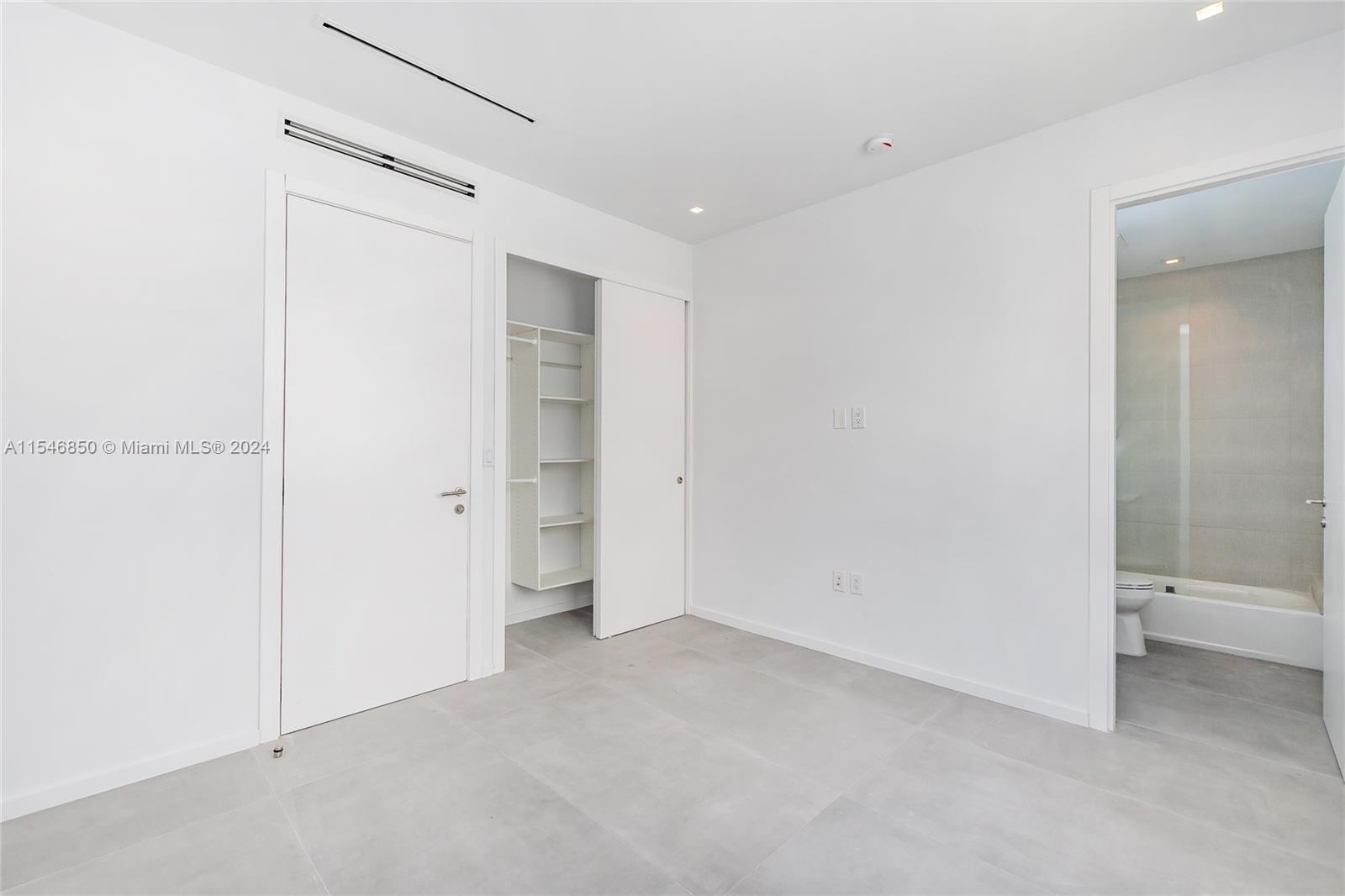 PALMHURST - Residential Lease