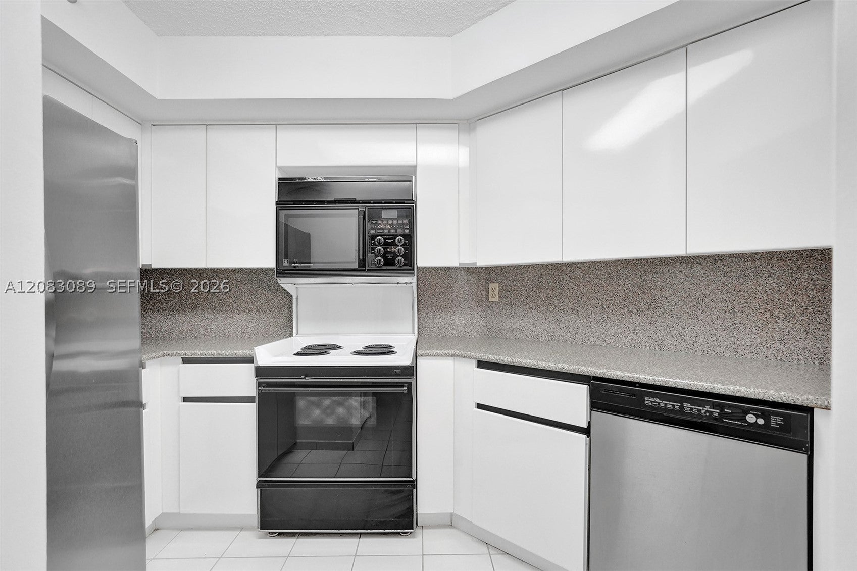 6767 Collins Ave 307